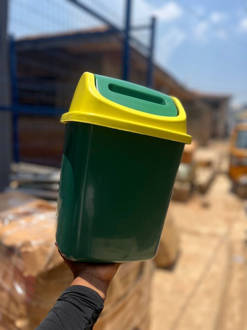 Plastic waste bin