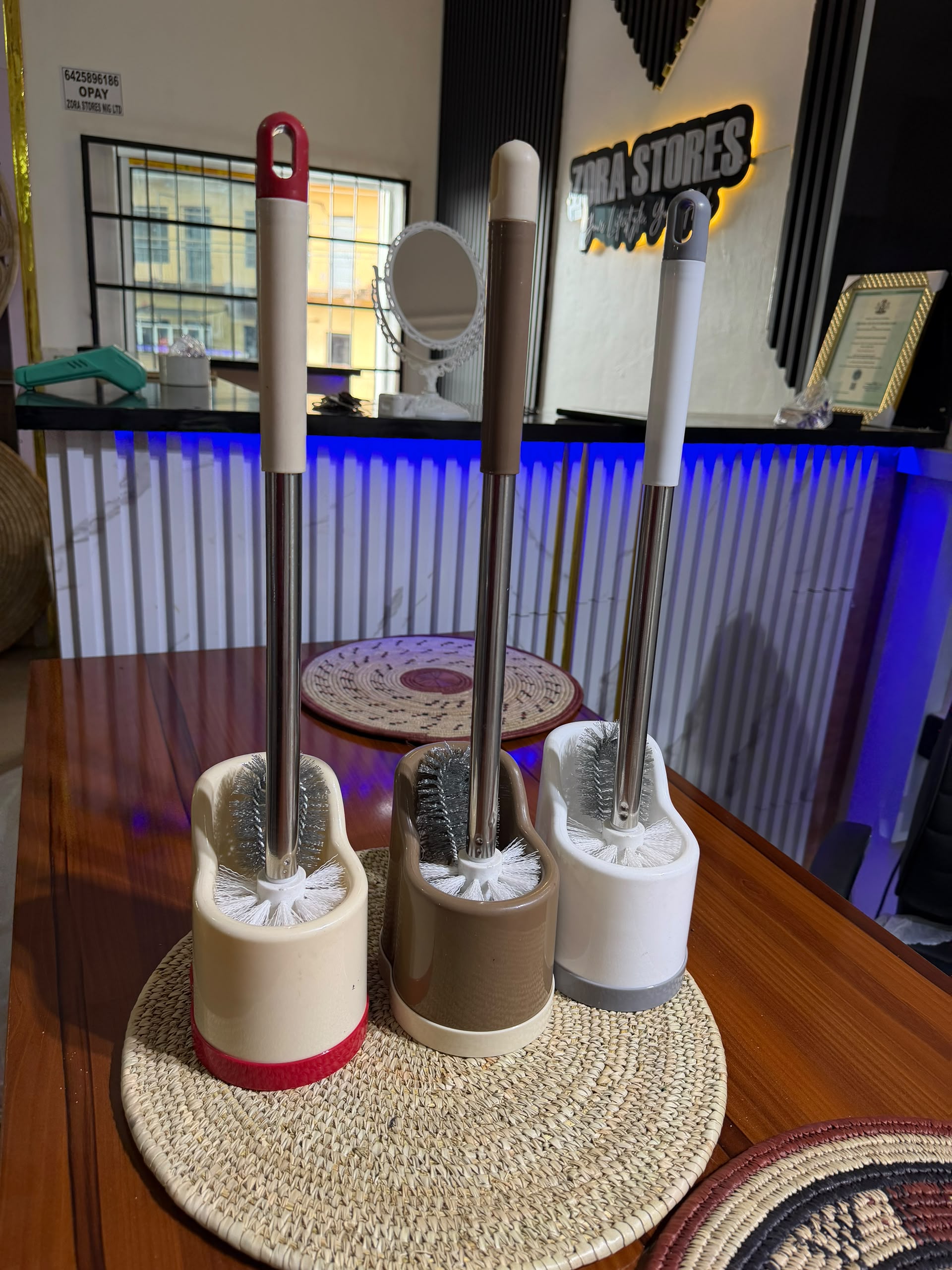 Toilet brush