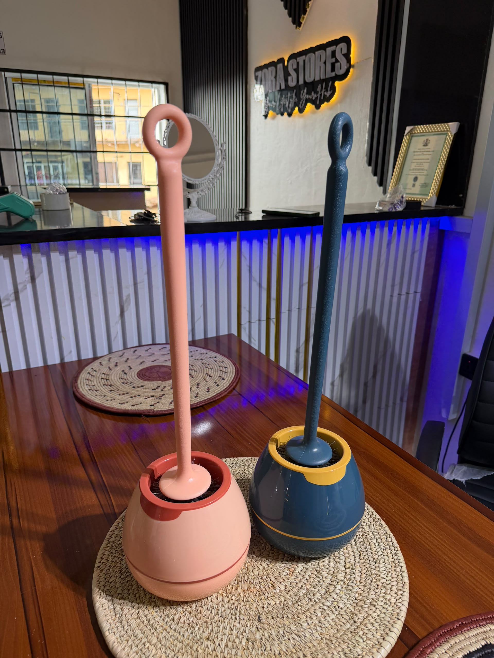 Toilet brush